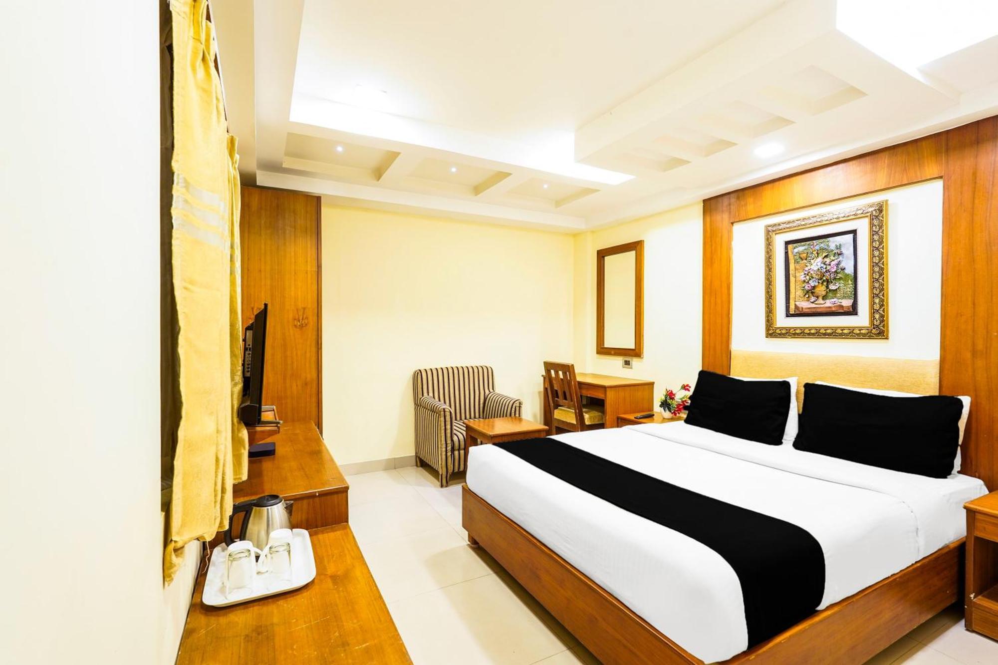 Super Townhouse Oak Alandur Near Chennai Airport Formerly Vijay Park 外观 照片
