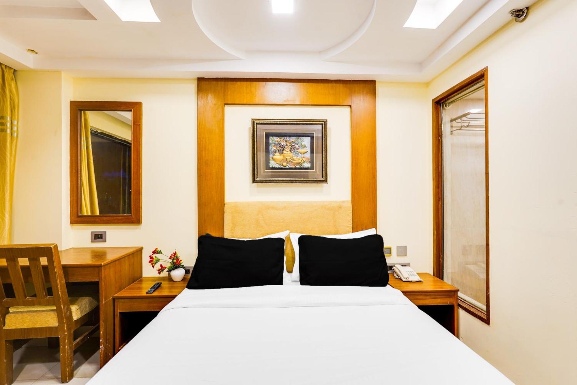 Super Townhouse Oak Alandur Near Chennai Airport Formerly Vijay Park 外观 照片