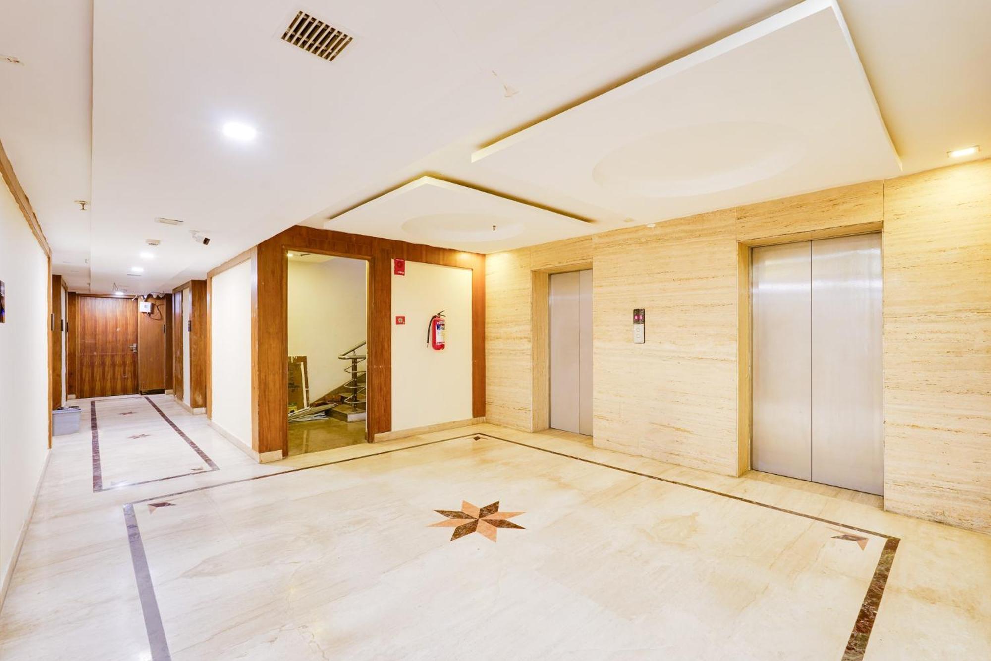 Super Townhouse Oak Alandur Near Chennai Airport Formerly Vijay Park 外观 照片