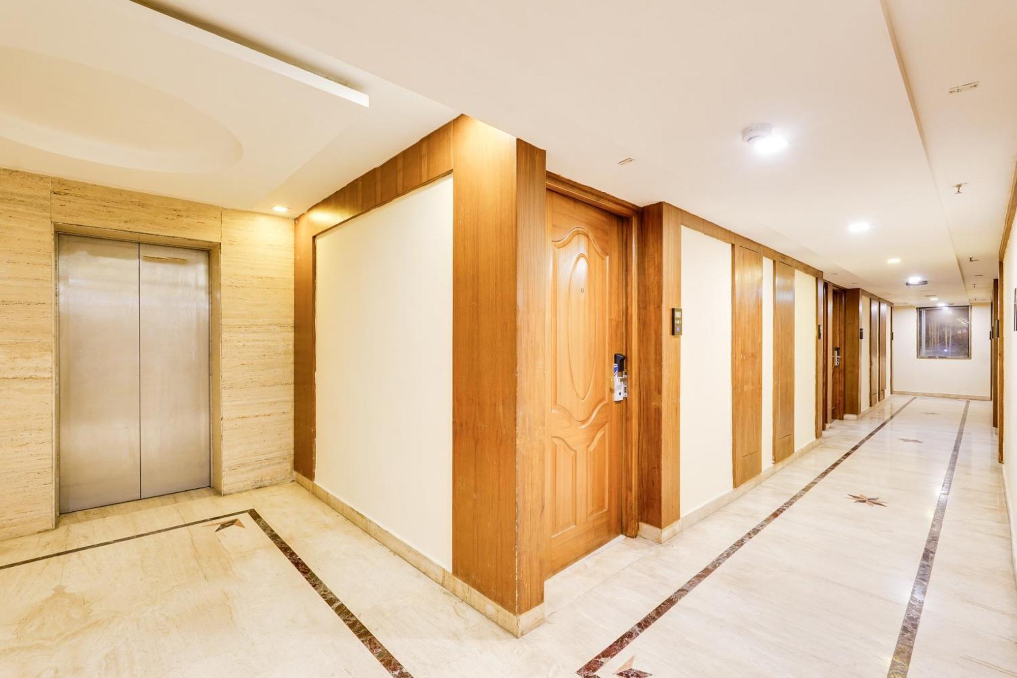 Super Townhouse Oak Alandur Near Chennai Airport Formerly Vijay Park 外观 照片