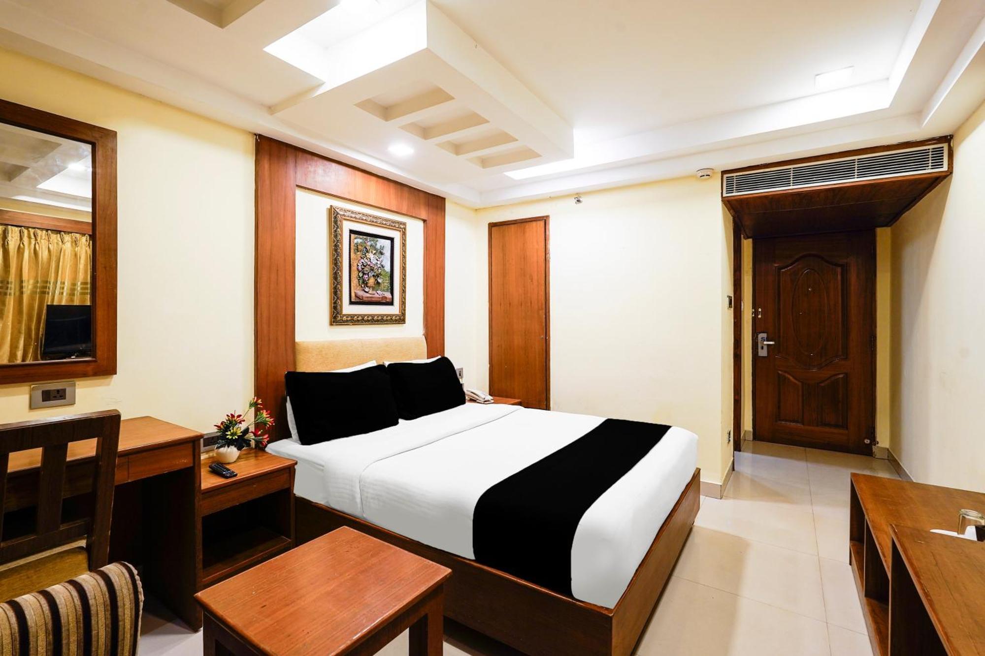 Super Townhouse Oak Alandur Near Chennai Airport Formerly Vijay Park 外观 照片