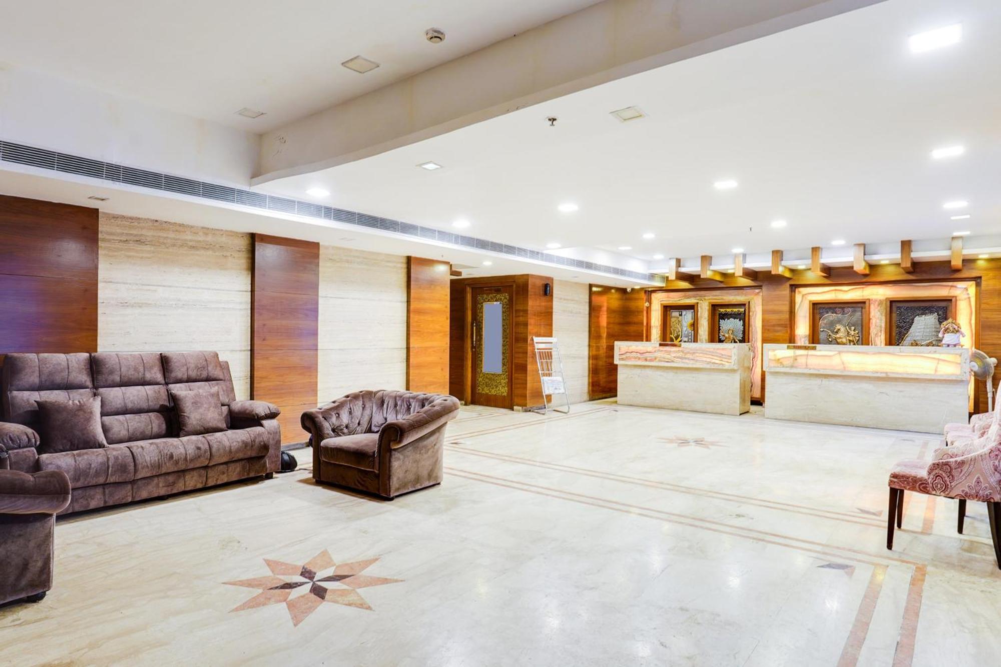 Super Townhouse Oak Alandur Near Chennai Airport Formerly Vijay Park 外观 照片