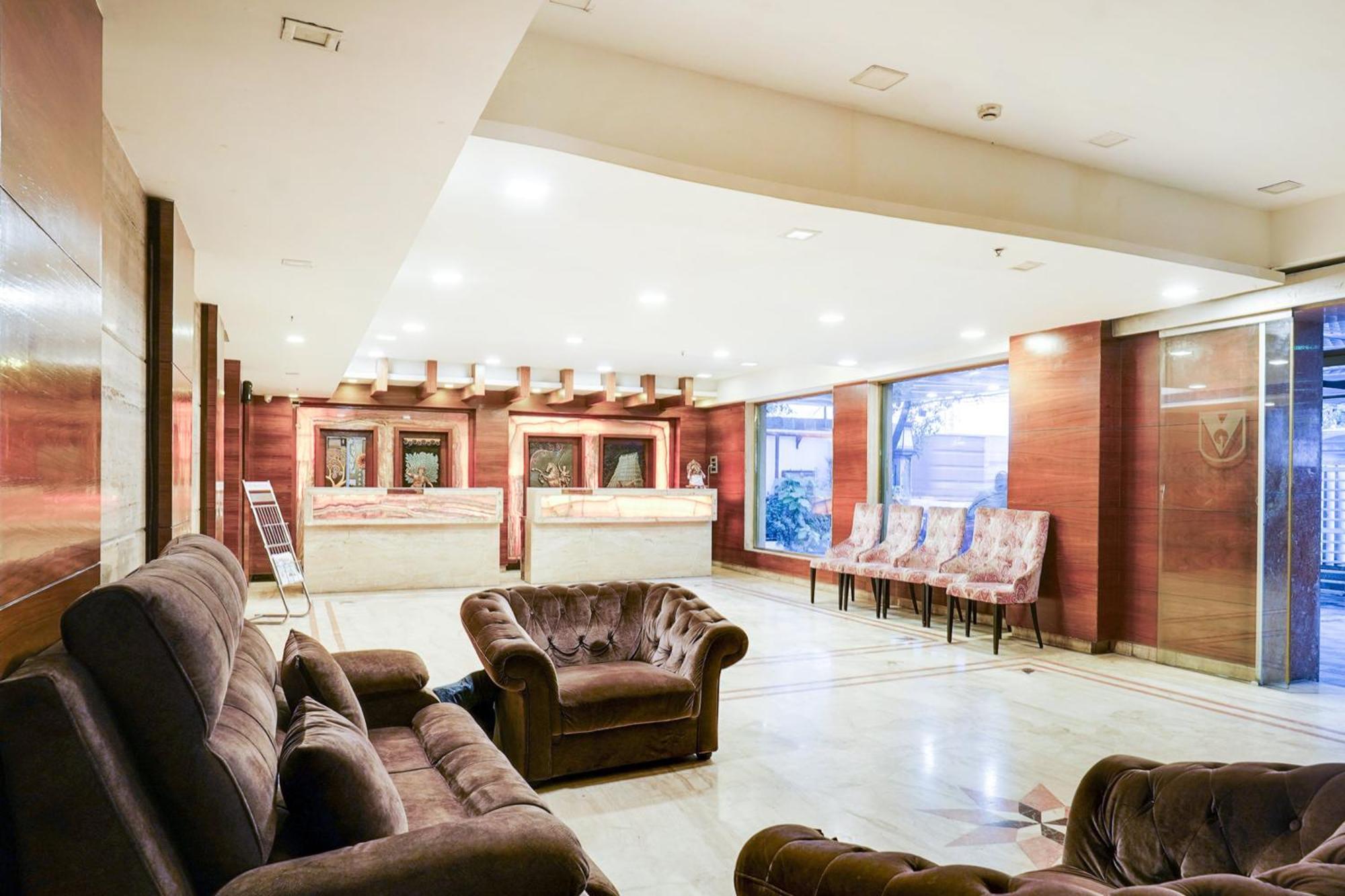 Super Townhouse Oak Alandur Near Chennai Airport Formerly Vijay Park 外观 照片