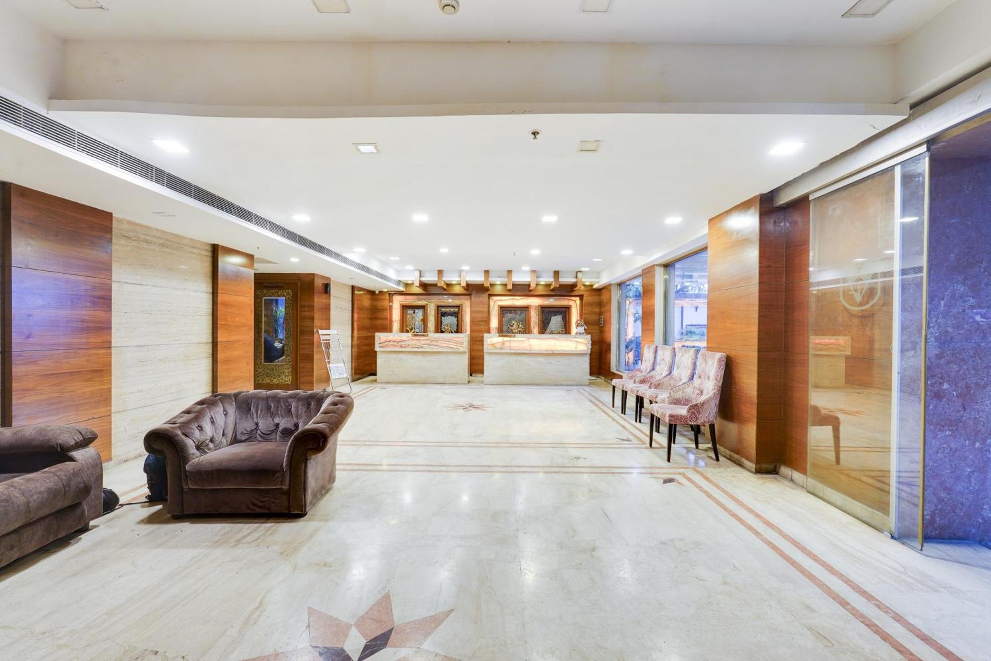 Super Townhouse Oak Alandur Near Chennai Airport Formerly Vijay Park 外观 照片