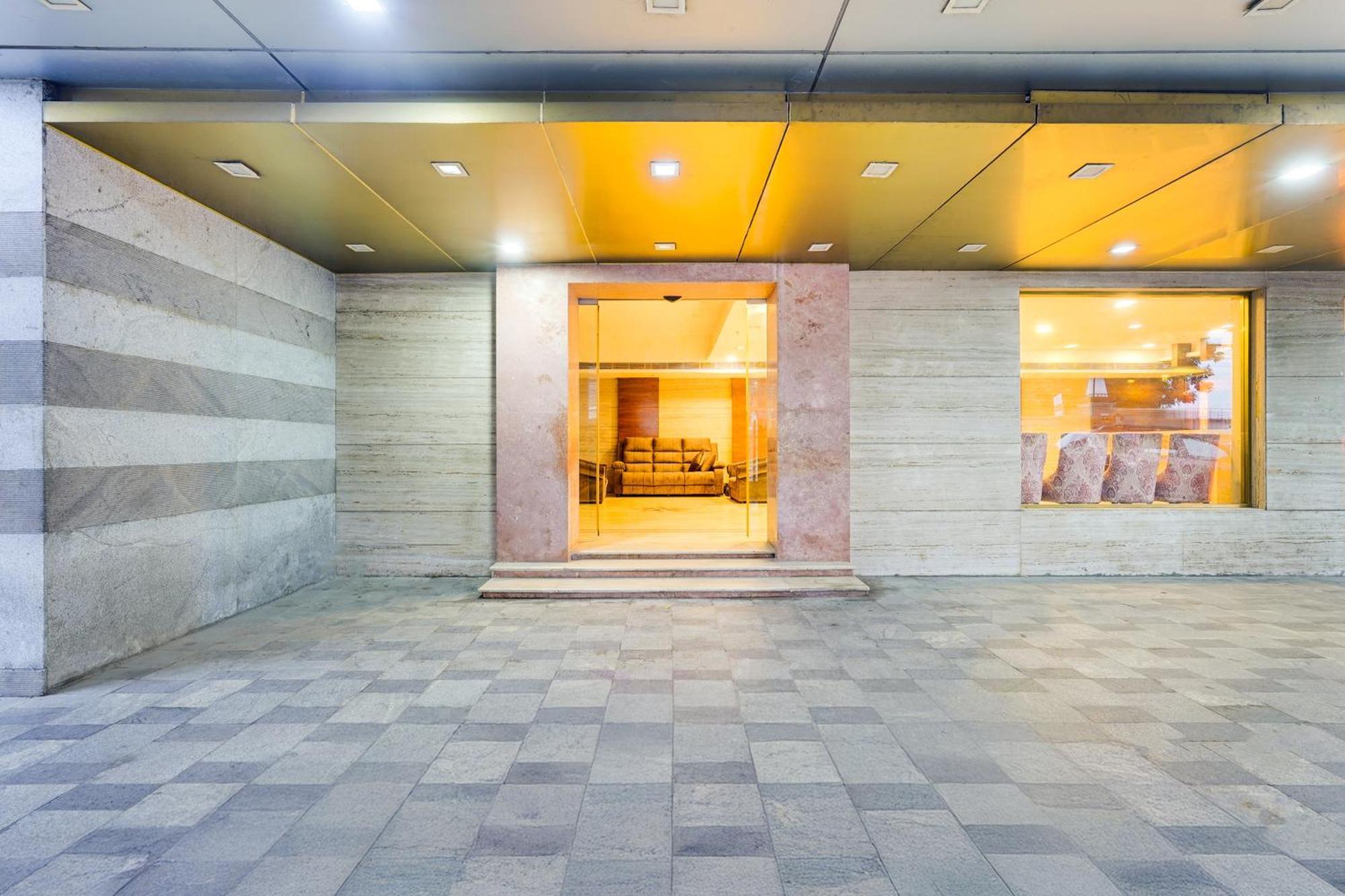 Super Townhouse Oak Alandur Near Chennai Airport Formerly Vijay Park 外观 照片