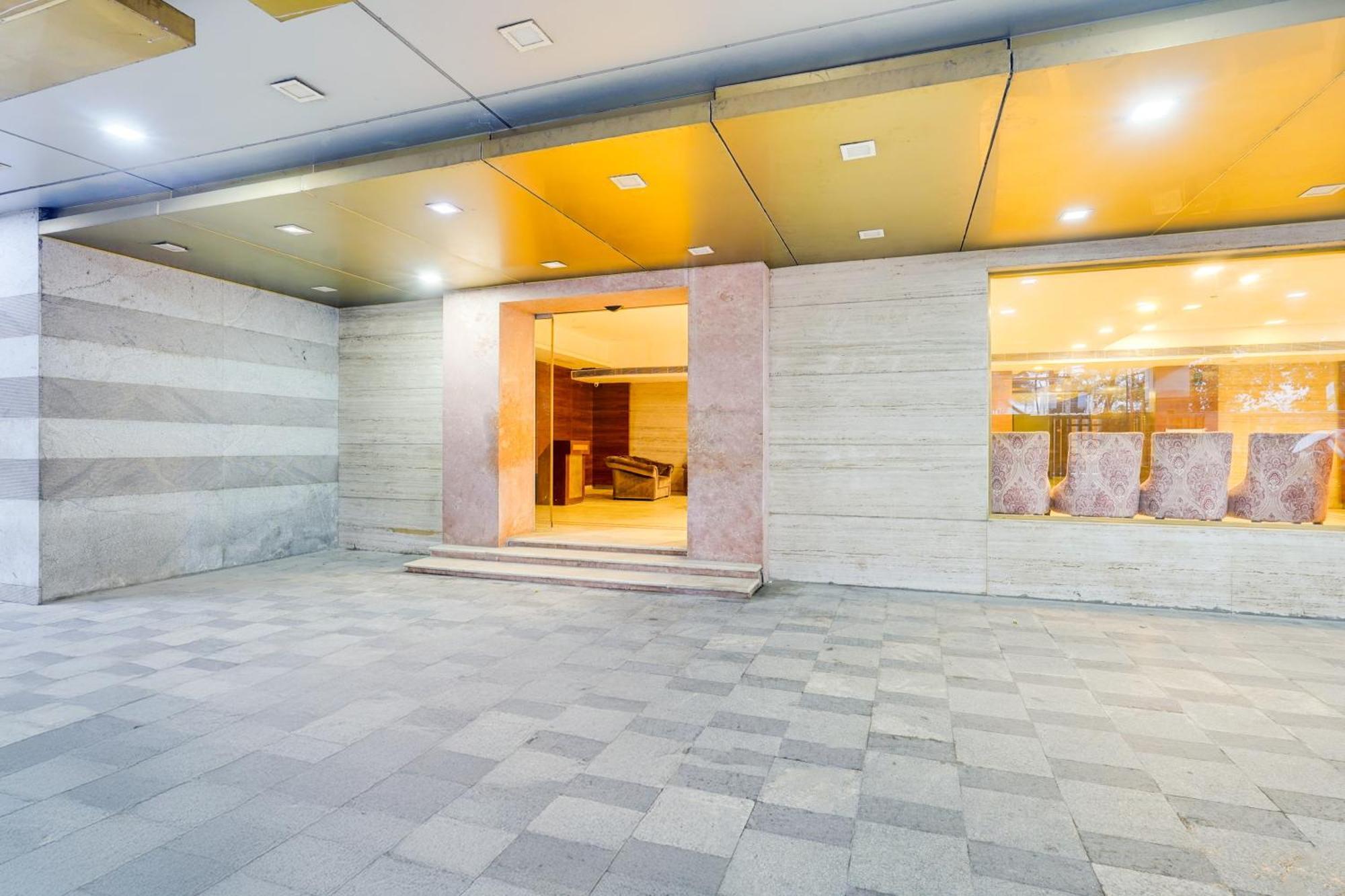 Super Townhouse Oak Alandur Near Chennai Airport Formerly Vijay Park 外观 照片