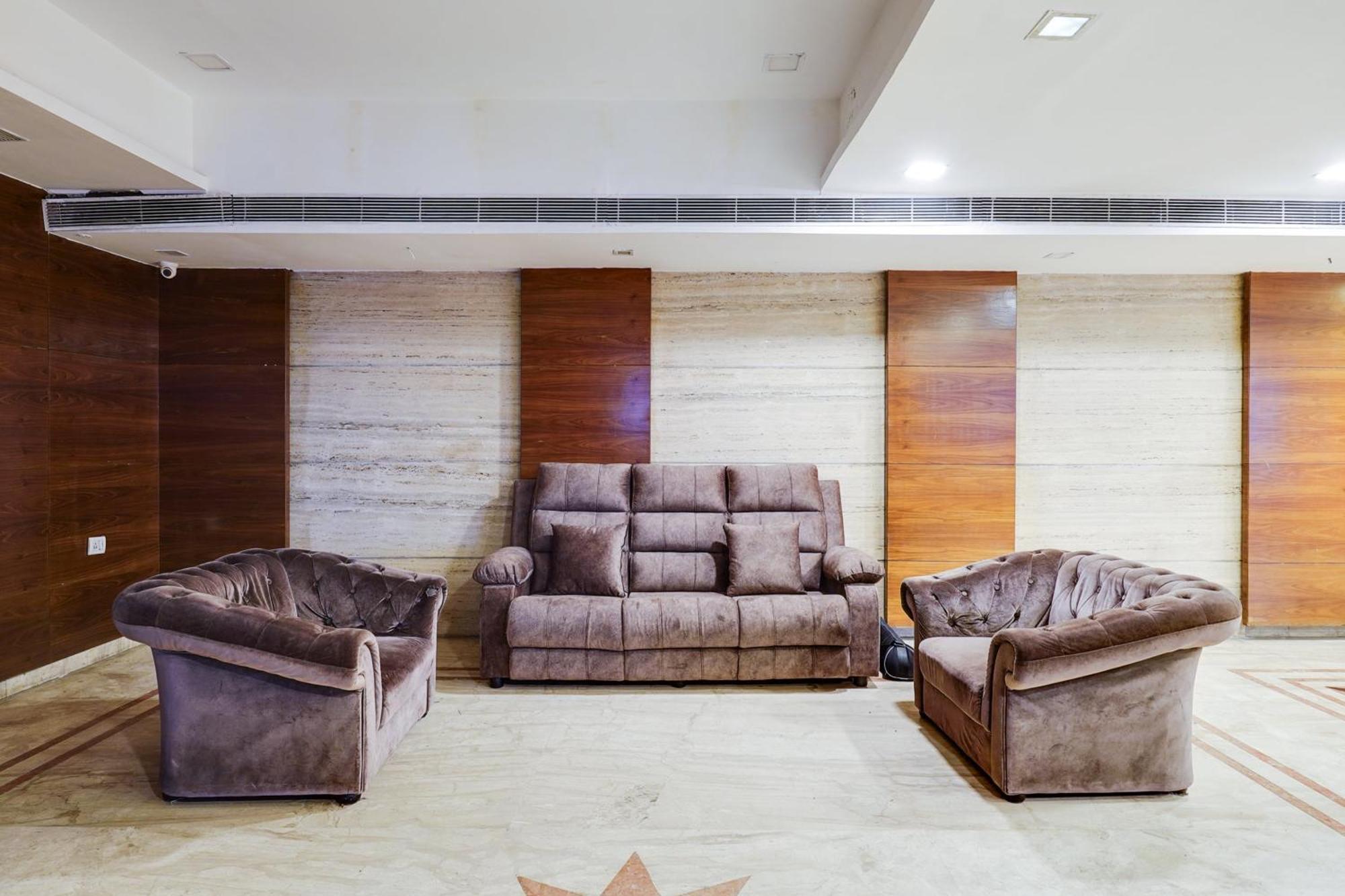 Super Townhouse Oak Alandur Near Chennai Airport Formerly Vijay Park 外观 照片