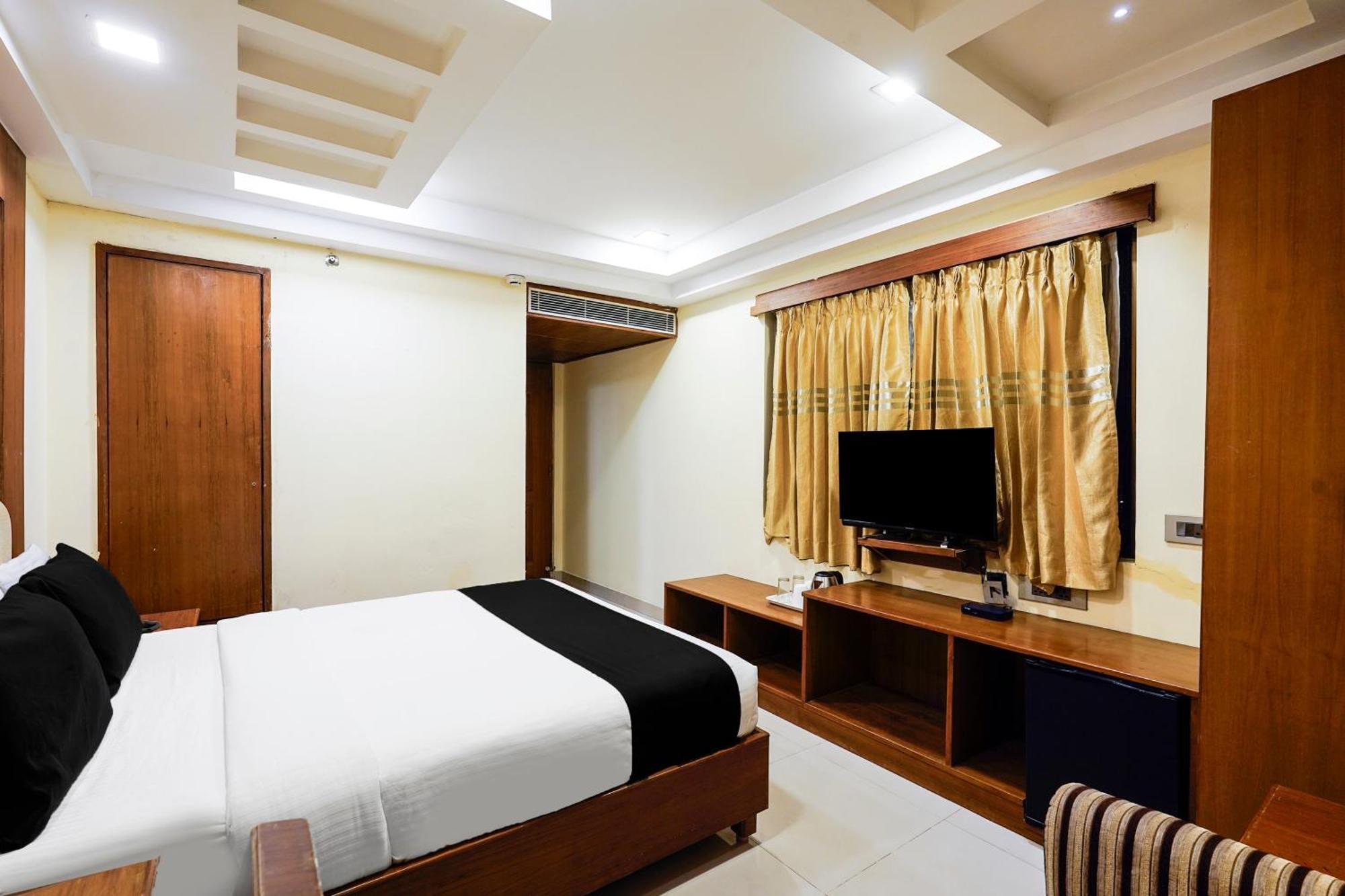 Super Townhouse Oak Alandur Near Chennai Airport Formerly Vijay Park 外观 照片
